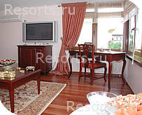 Alzer Hotel 4